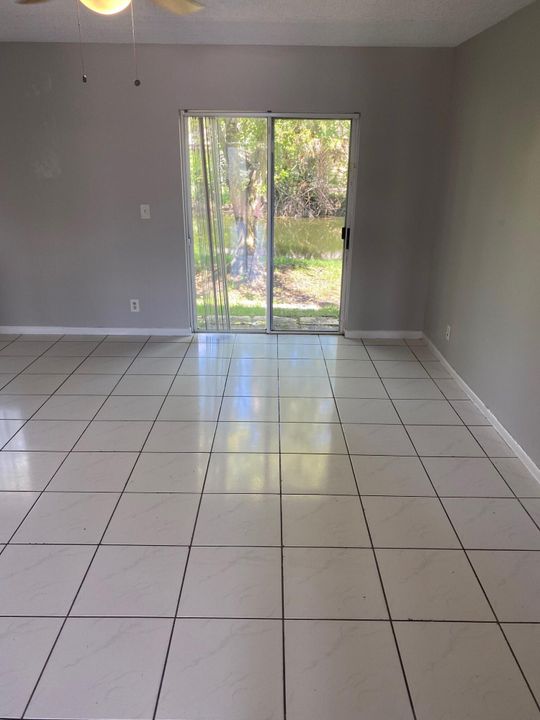 For Rent: $2,550 (3 beds, 2 baths, 1217 Square Feet)