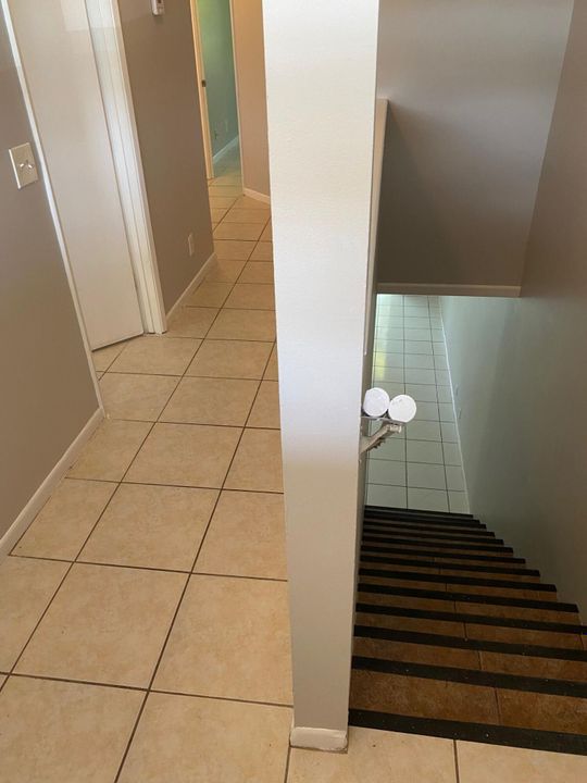 For Rent: $2,550 (3 beds, 2 baths, 1217 Square Feet)