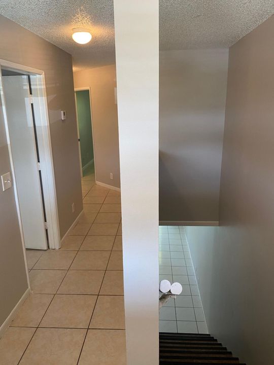 For Rent: $2,550 (3 beds, 2 baths, 1217 Square Feet)