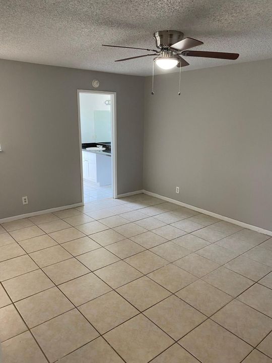 For Rent: $2,550 (3 beds, 2 baths, 1217 Square Feet)