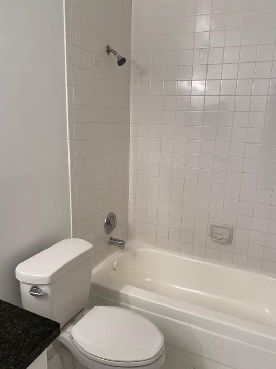 For Rent: $2,550 (3 beds, 2 baths, 1217 Square Feet)