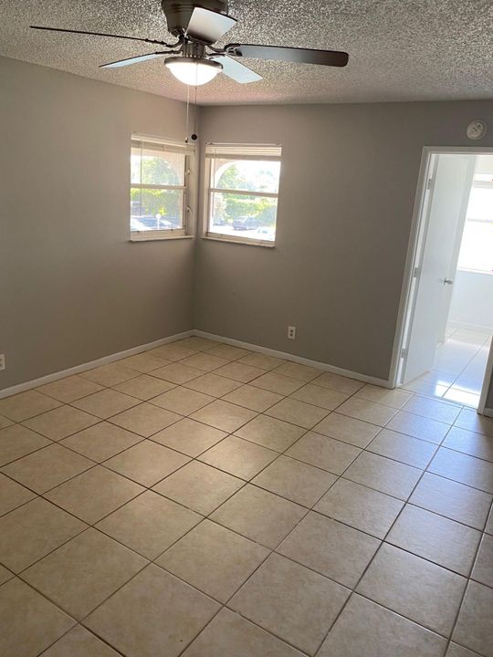 For Rent: $2,550 (3 beds, 2 baths, 1217 Square Feet)