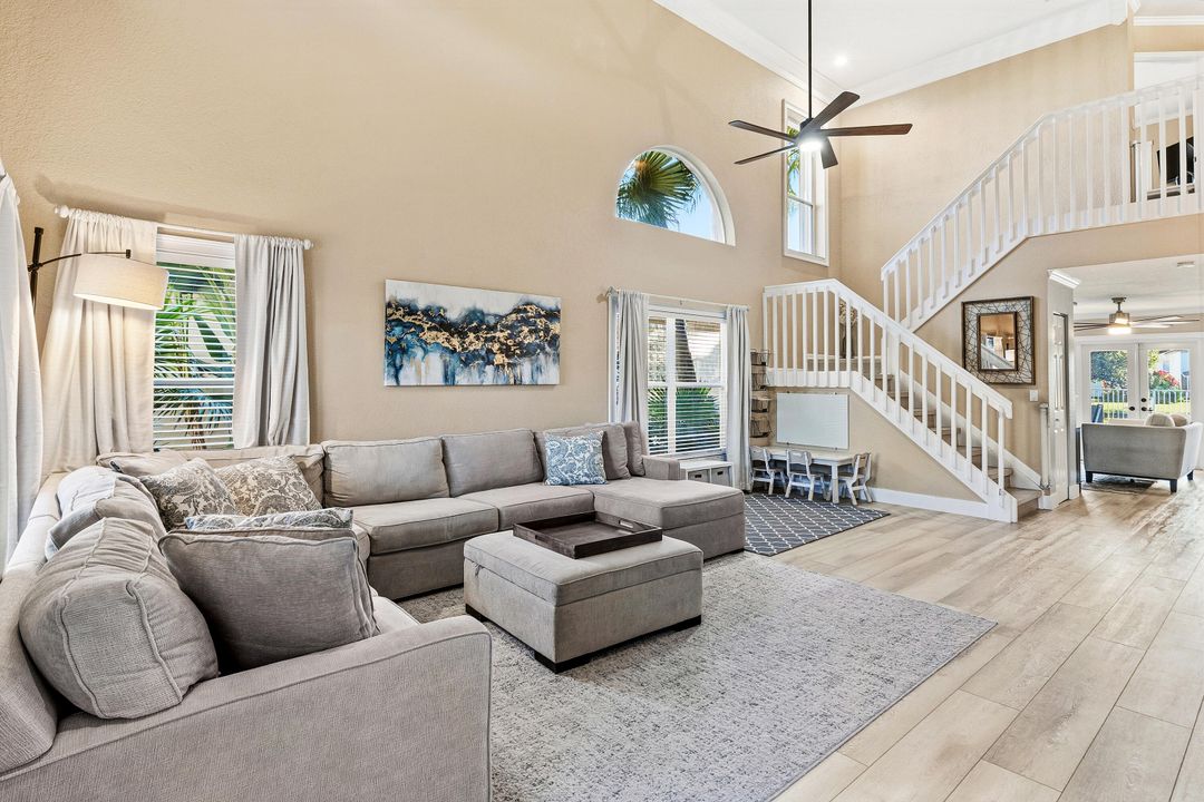 En Venta: $699,000 (4 camas, 2 baños, 2169 Pies cuadrados)