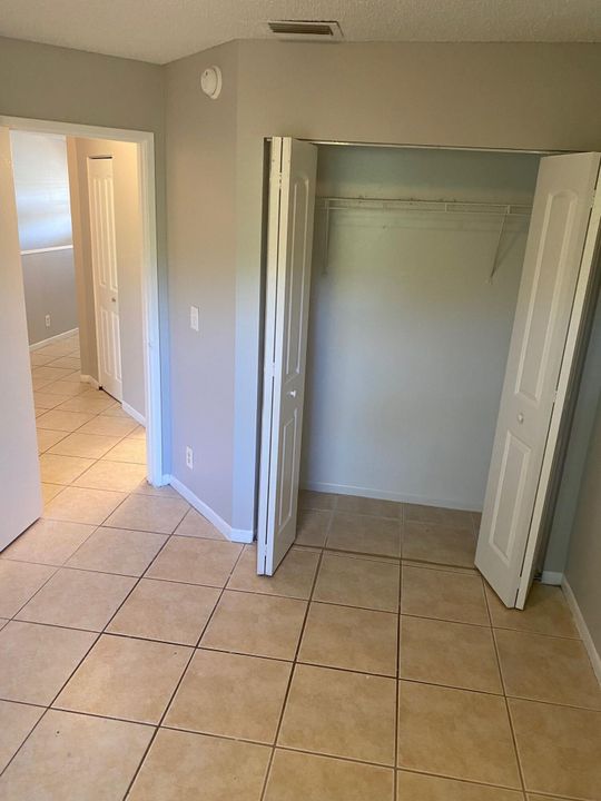 For Rent: $2,550 (3 beds, 2 baths, 1217 Square Feet)