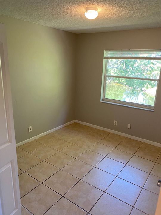 For Rent: $2,550 (3 beds, 2 baths, 1217 Square Feet)