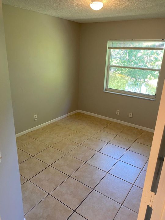 For Rent: $2,550 (3 beds, 2 baths, 1217 Square Feet)