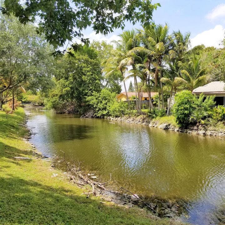 For Rent: $2,550 (3 beds, 2 baths, 1217 Square Feet)