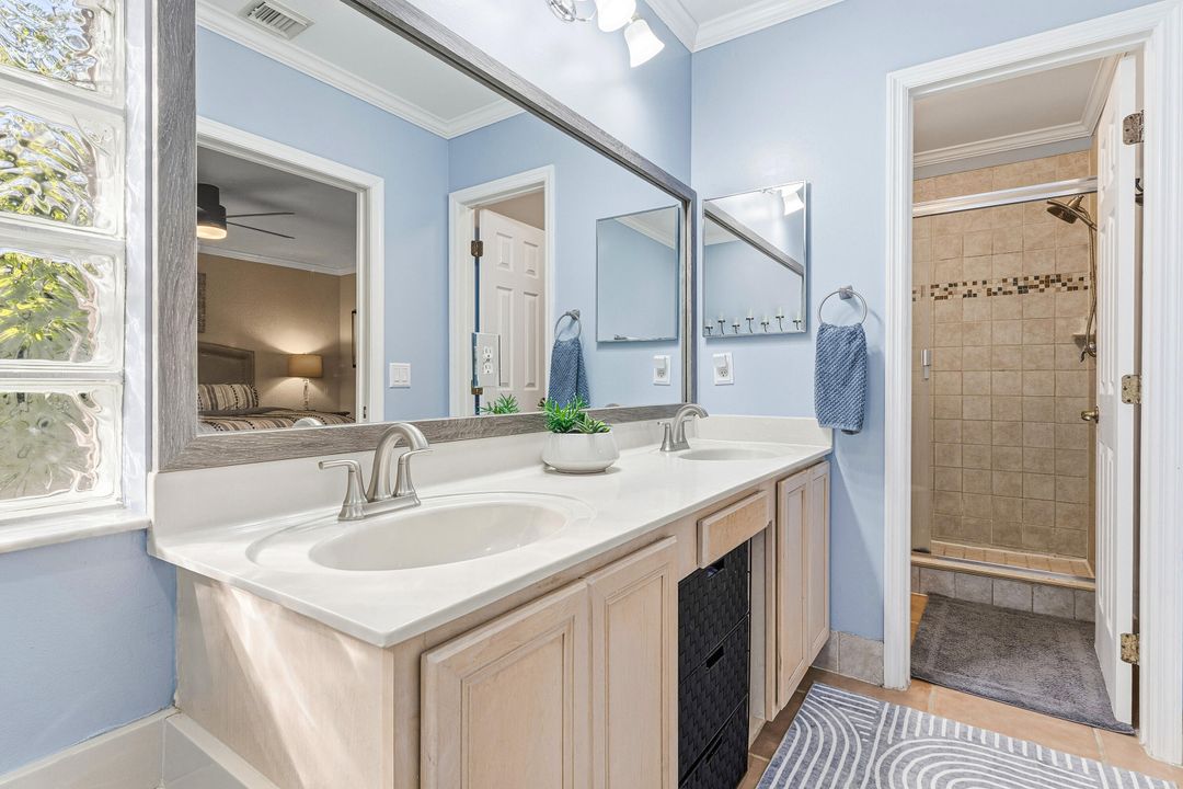 En Venta: $699,000 (4 camas, 2 baños, 2169 Pies cuadrados)