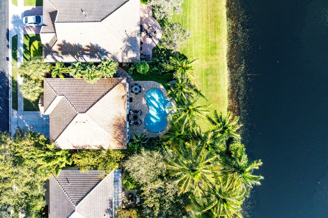 En Venta: $699,000 (4 camas, 2 baños, 2169 Pies cuadrados)