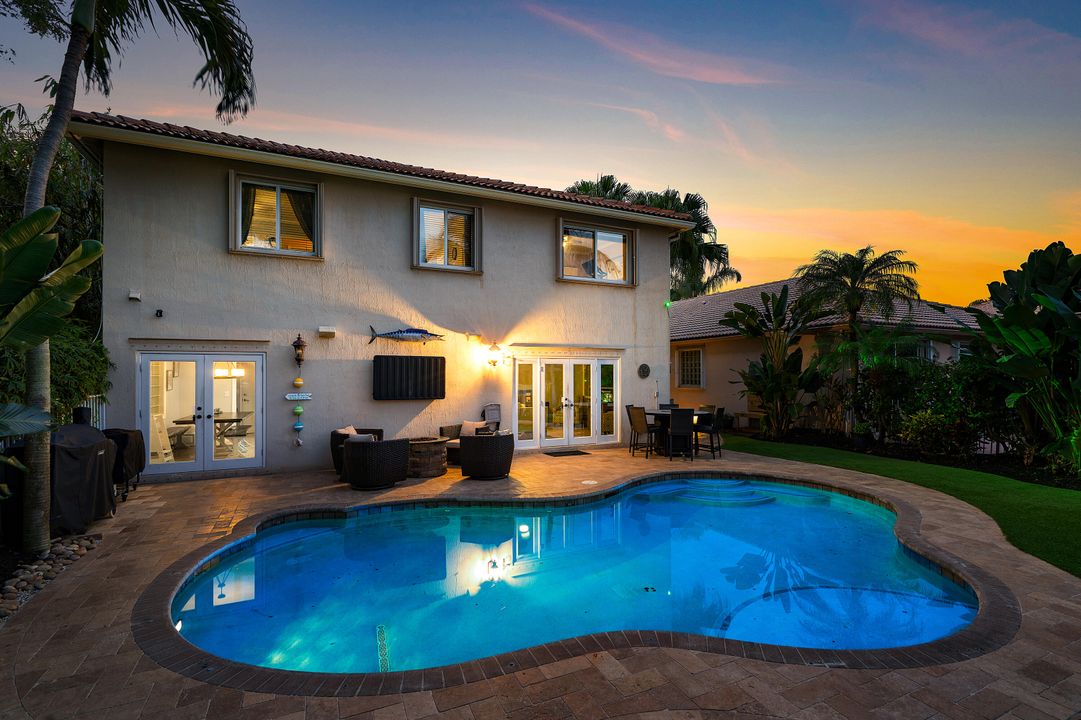 En Venta: $699,000 (4 camas, 2 baños, 2169 Pies cuadrados)