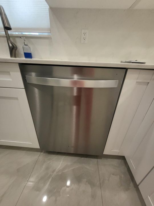 待售: $589,000 (4 贝兹, 2 浴室, 1589 平方英尺)