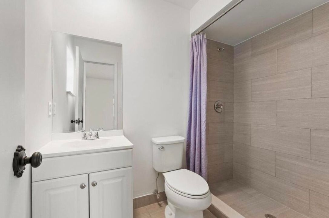 For Sale: $349,900 (2 beds, 2 baths, 1188 Square Feet)