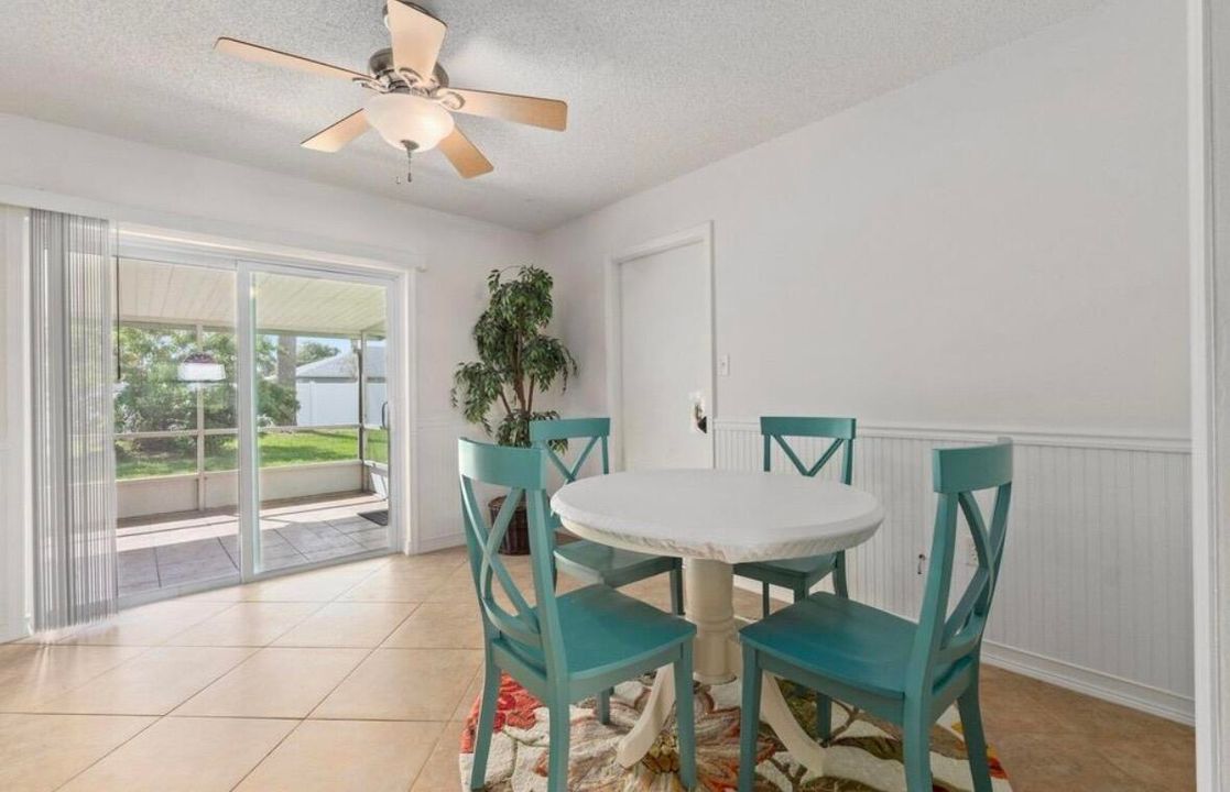 For Sale: $349,900 (2 beds, 2 baths, 1188 Square Feet)