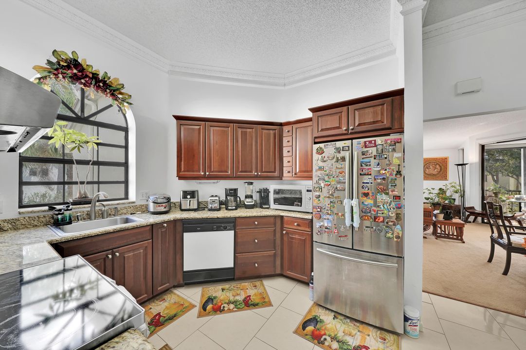 For Sale: $259,000 (3 beds, 2 baths, 1692 Square Feet)