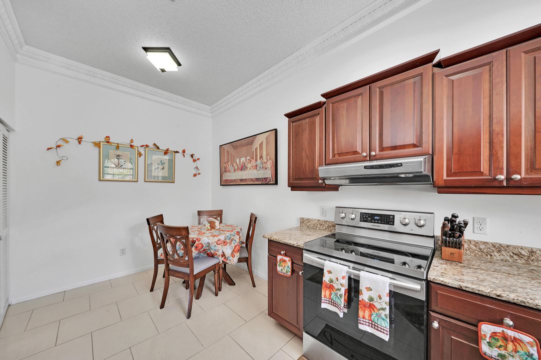For Sale: $259,000 (3 beds, 2 baths, 1692 Square Feet)