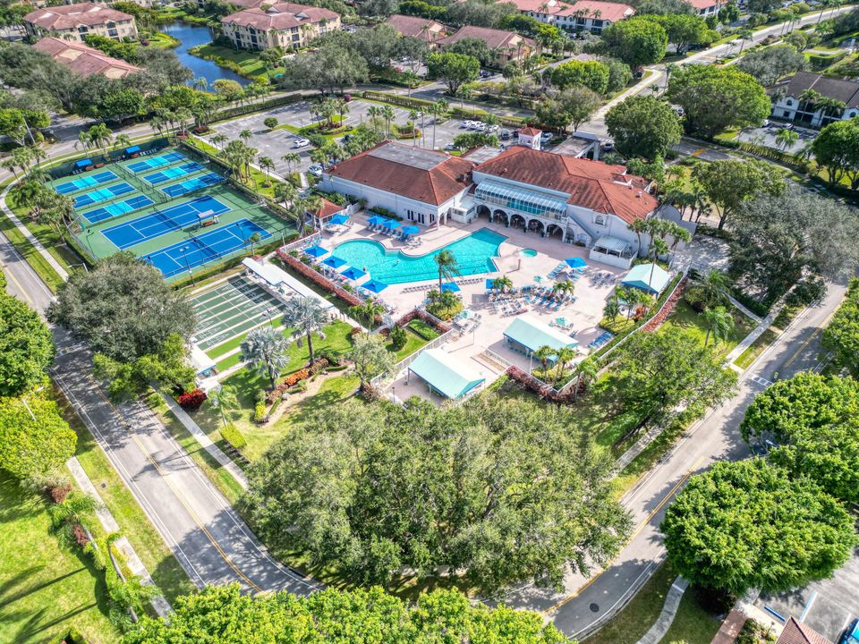 For Sale: $259,000 (3 beds, 2 baths, 1692 Square Feet)