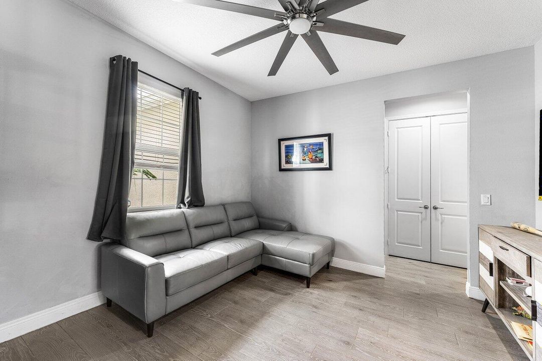 待售: $1,299,900 (4 贝兹, 3 浴室, 2696 平方英尺)