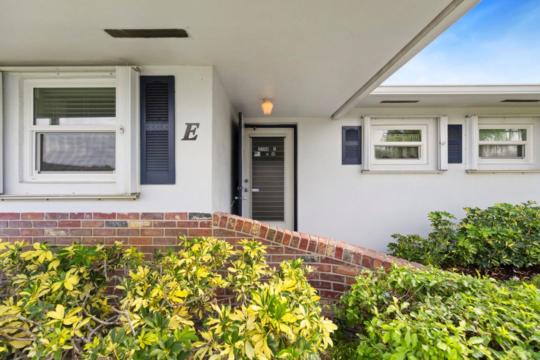 For Sale: $106,000 (1 beds, 1 baths, 662 Square Feet)