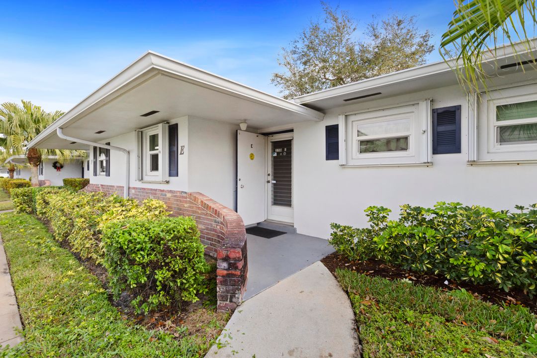 For Sale: $106,000 (1 beds, 1 baths, 662 Square Feet)