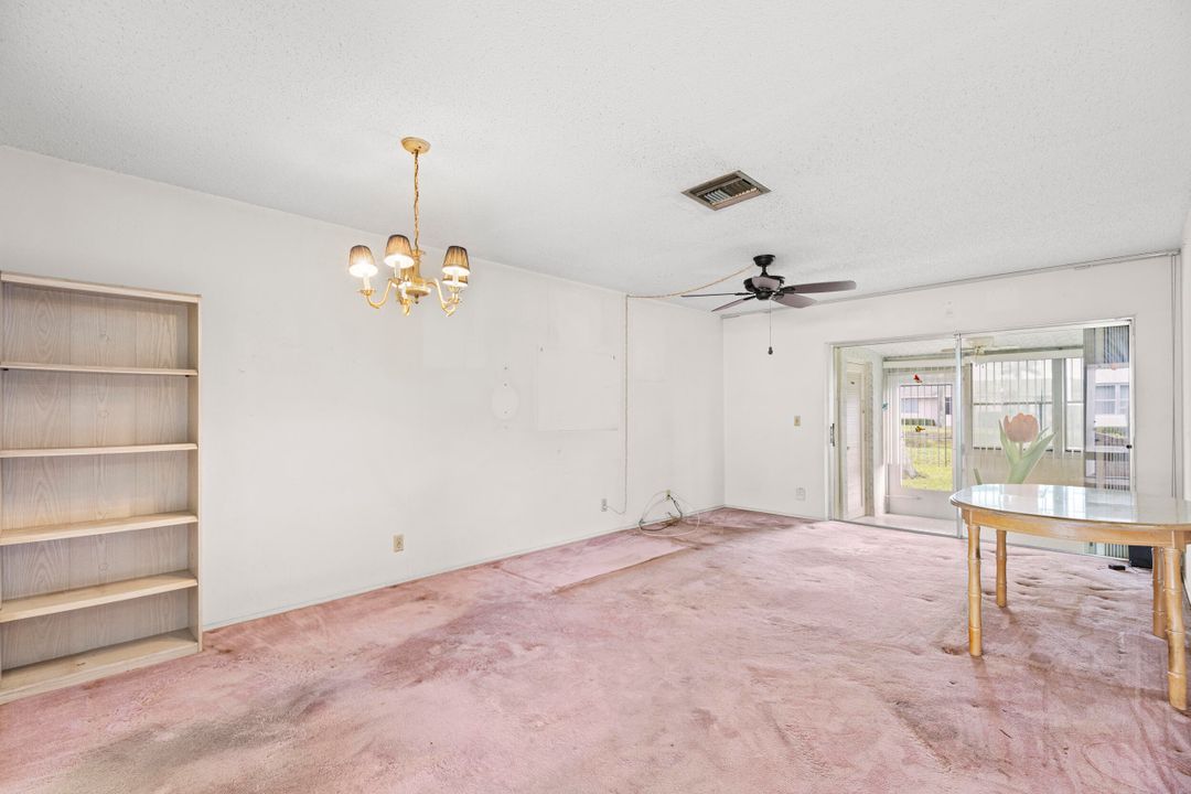 For Sale: $106,000 (1 beds, 1 baths, 662 Square Feet)