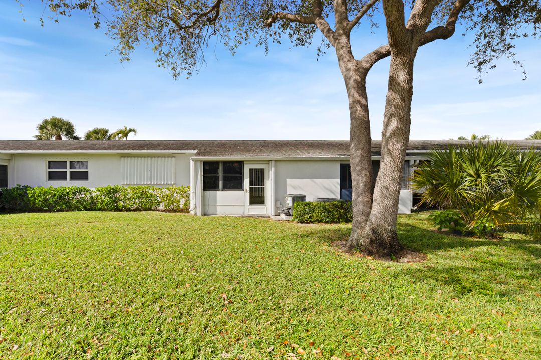 For Sale: $106,000 (1 beds, 1 baths, 662 Square Feet)