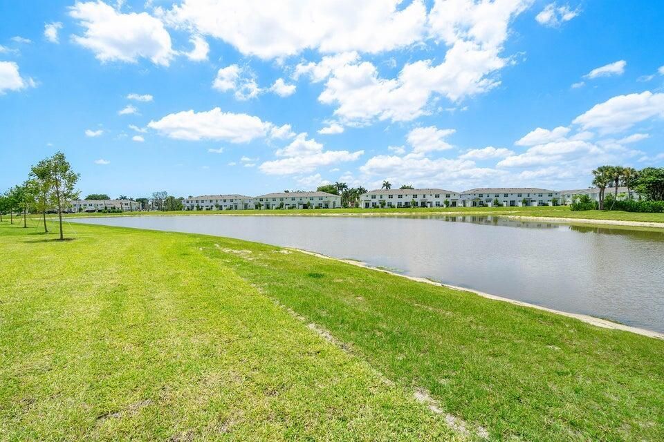 En Renta: $3,100 (3 camas, 2 baños, 1695 Pies cuadrados)