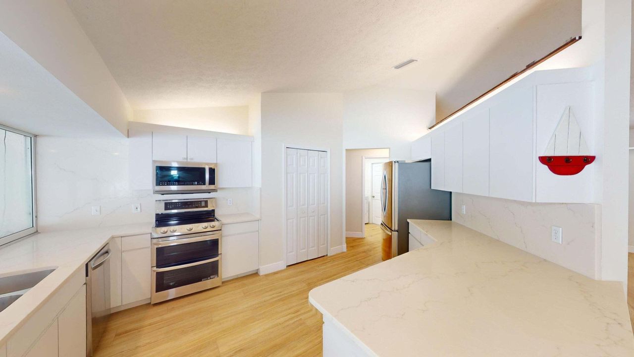 For Rent: $5,000 (3 beds, 2 baths, 1871 Square Feet)