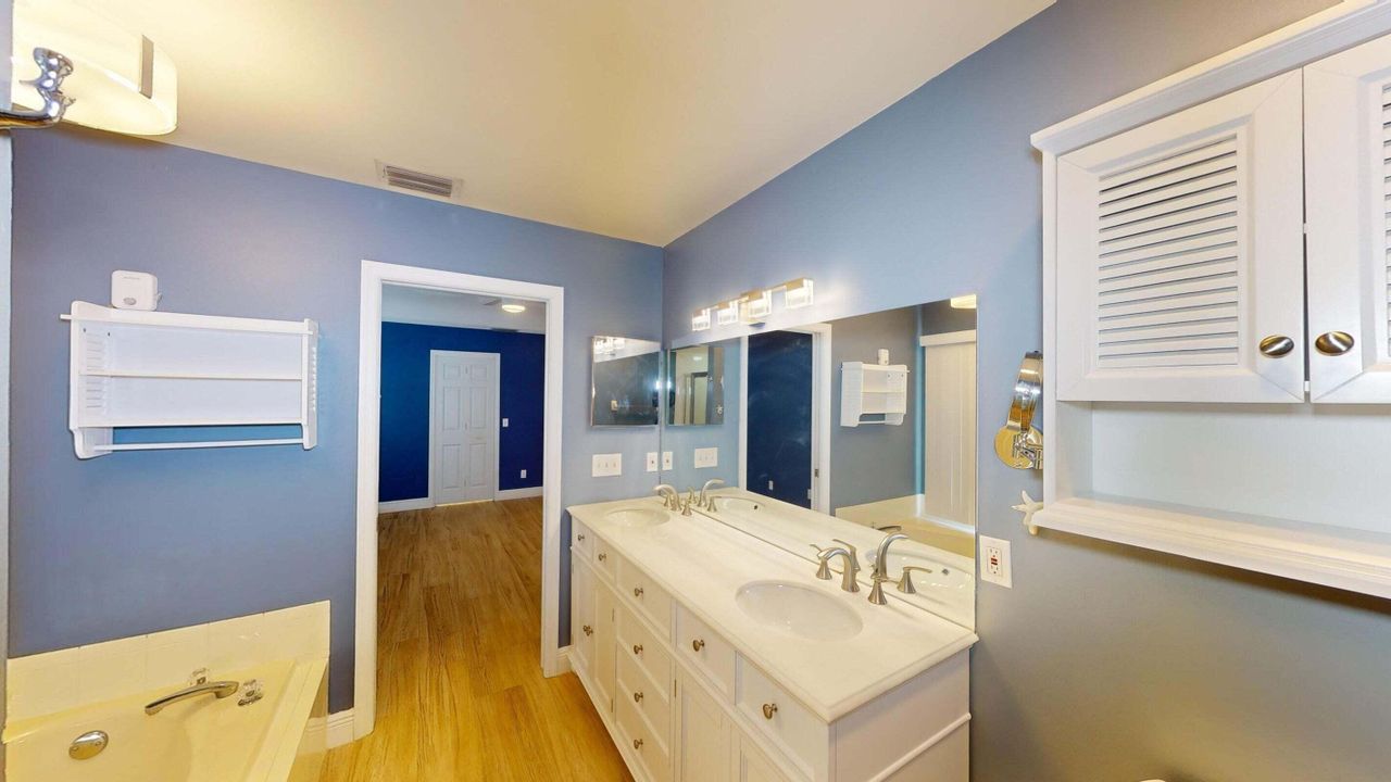 For Rent: $5,000 (3 beds, 2 baths, 1871 Square Feet)