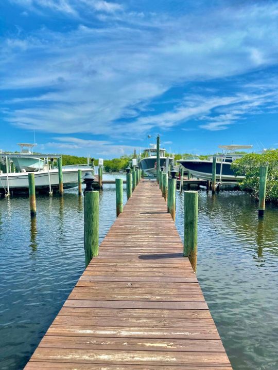 For Rent: $5,000 (3 beds, 2 baths, 1871 Square Feet)