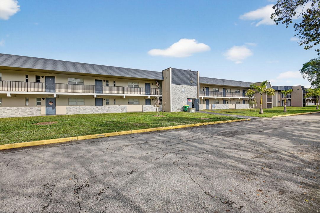 En Renta: $1,495 (1 camas, 1 baños, 750 Pies cuadrados)