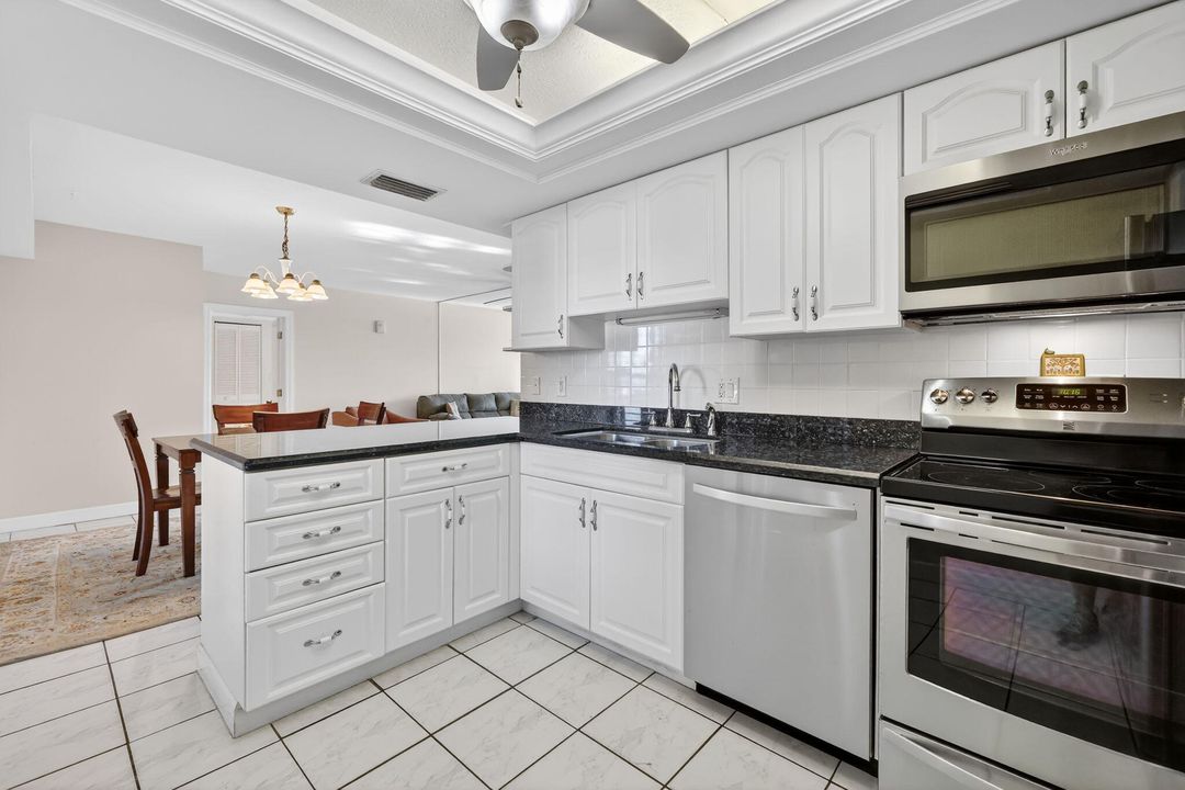 For Sale: $259,000 (2 beds, 2 baths, 1184 Square Feet)