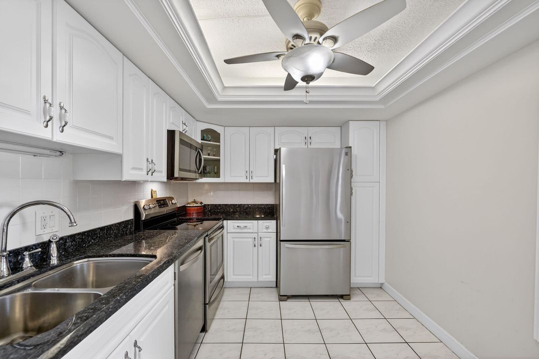 For Sale: $259,000 (2 beds, 2 baths, 1184 Square Feet)