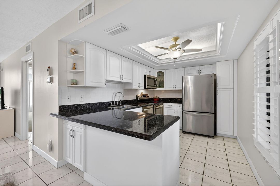 For Sale: $259,000 (2 beds, 2 baths, 1184 Square Feet)