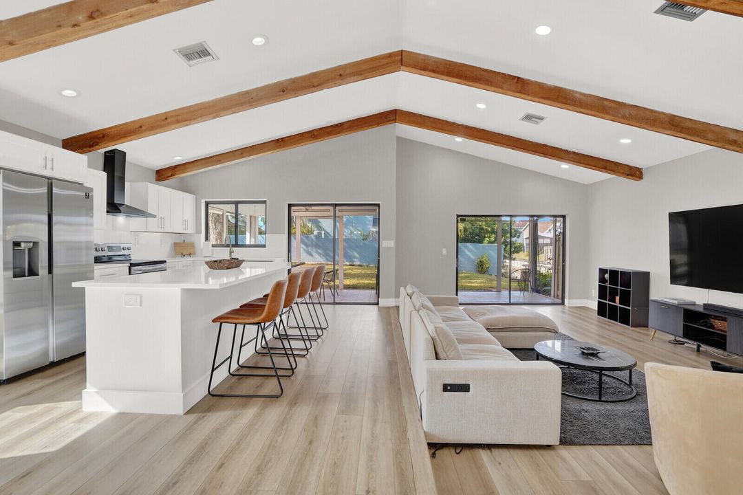 En Renta: $3,750 (3 camas, 2 baños, 1678 Pies cuadrados)