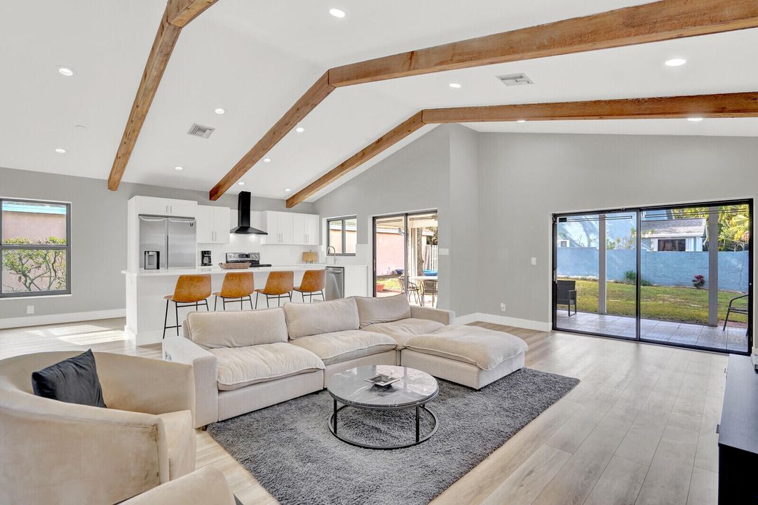 En Renta: $3,750 (3 camas, 2 baños, 1678 Pies cuadrados)