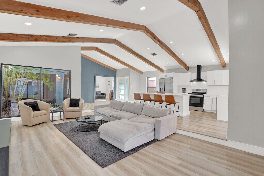 En Renta: $3,750 (3 camas, 2 baños, 1678 Pies cuadrados)