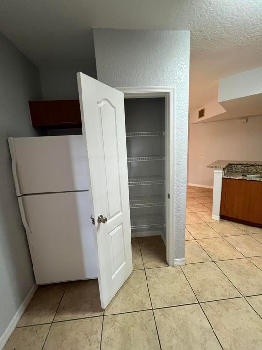 На продажу: $249,999 (3 спален, 2 ванн, 1467 Квадратных фут)