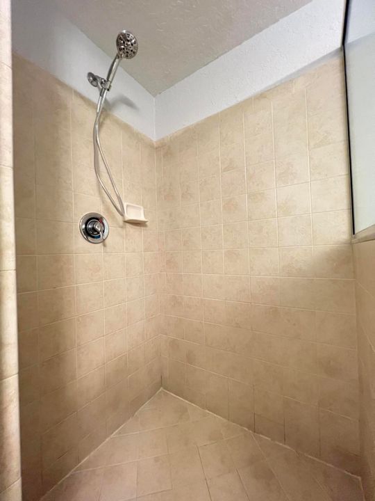 На продажу: $249,999 (3 спален, 2 ванн, 1467 Квадратных фут)