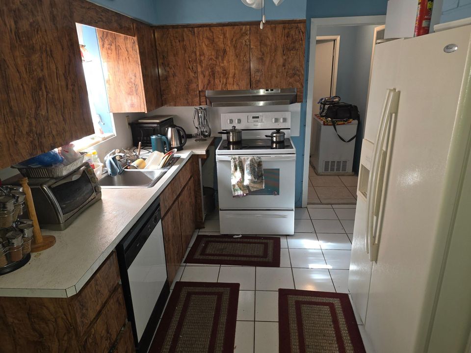 待售: $400,000 (4 贝兹, 3 浴室, 1922 平方英尺)