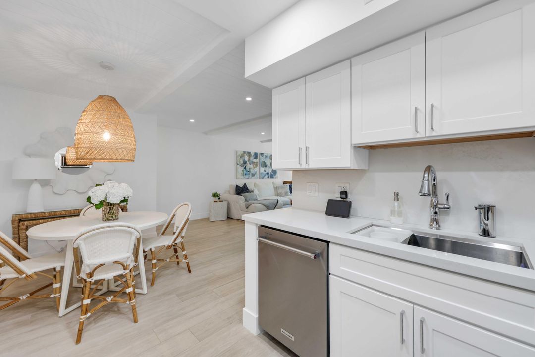 待售: $799,000 (2 贝兹, 2 浴室, 1170 平方英尺)