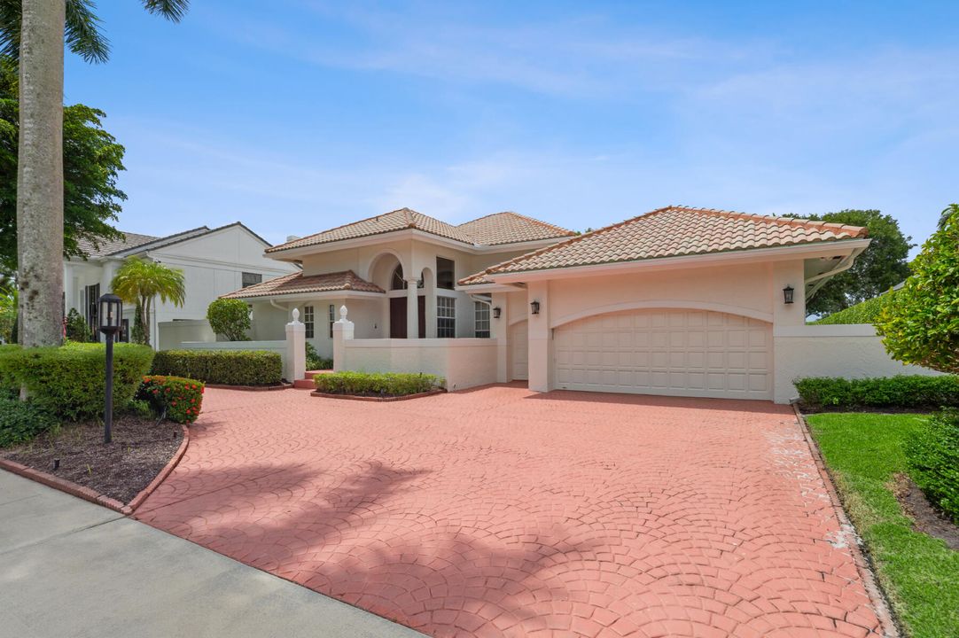 En Venta: $949,000 (3 camas, 3 baños, 3105 Pies cuadrados)