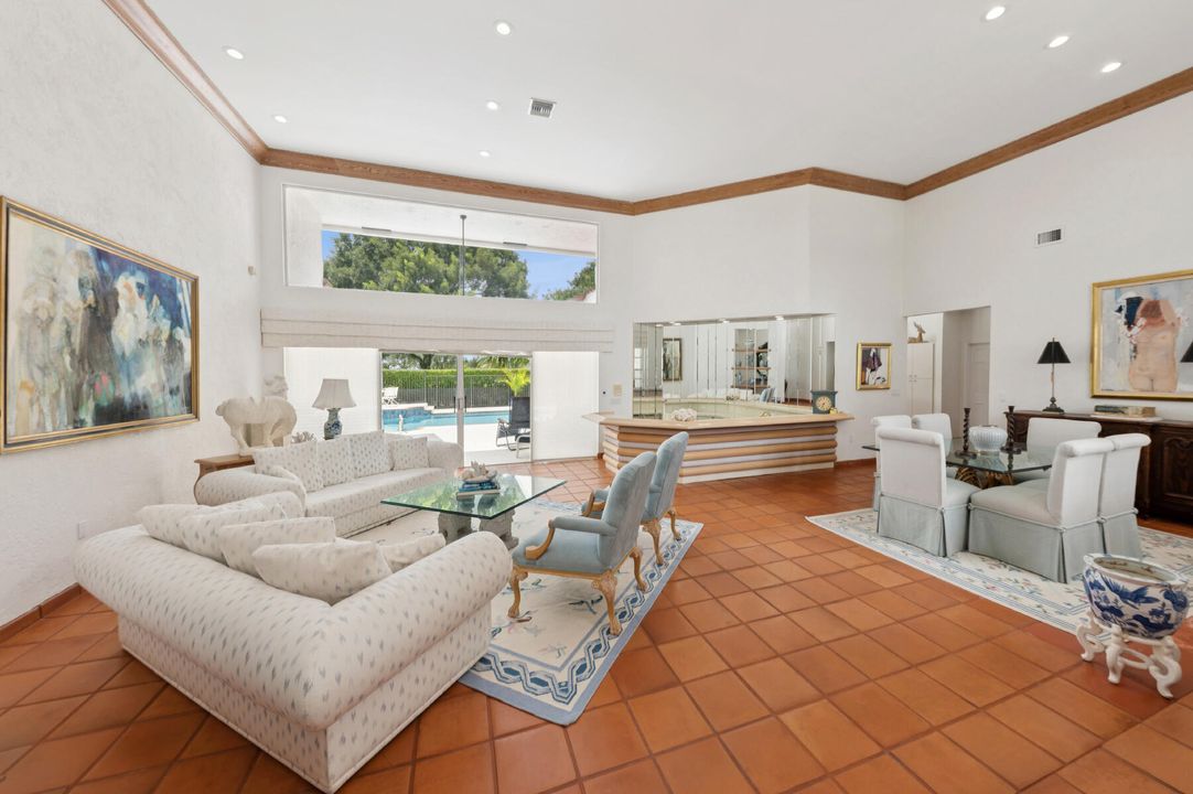 En Venta: $949,000 (3 camas, 3 baños, 3105 Pies cuadrados)