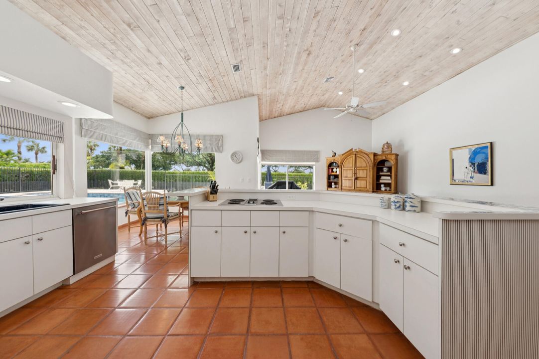 En Venta: $949,000 (3 camas, 3 baños, 3105 Pies cuadrados)