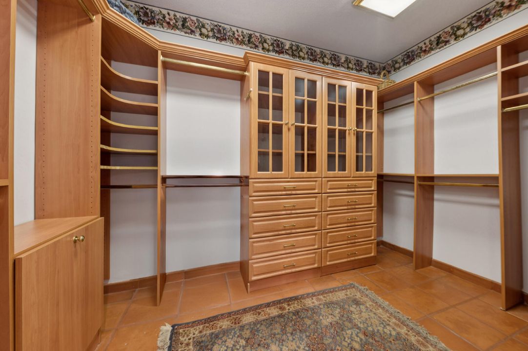 En Venta: $949,000 (3 camas, 3 baños, 3105 Pies cuadrados)