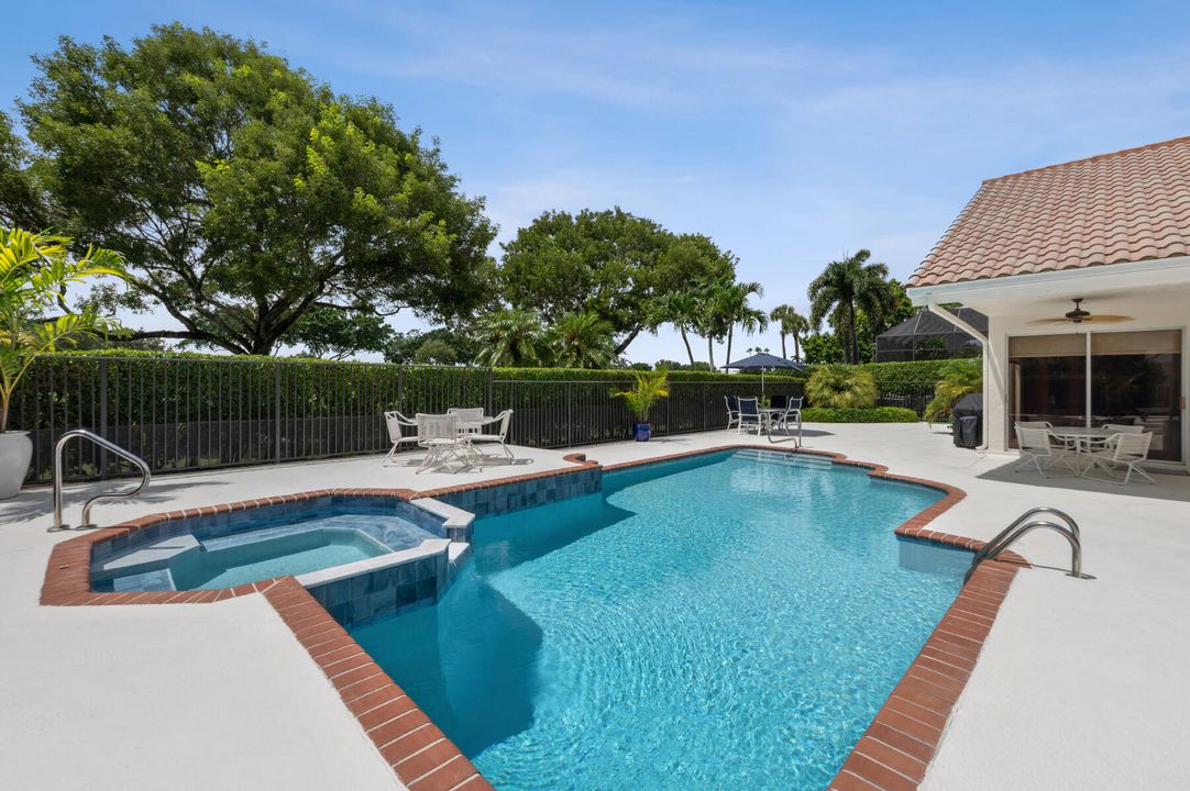 En Venta: $949,000 (3 camas, 3 baños, 3105 Pies cuadrados)