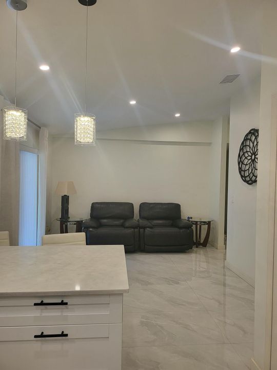 待售: $589,000 (4 贝兹, 2 浴室, 1589 平方英尺)