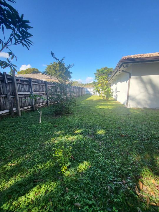 待售: $589,000 (4 贝兹, 2 浴室, 1589 平方英尺)