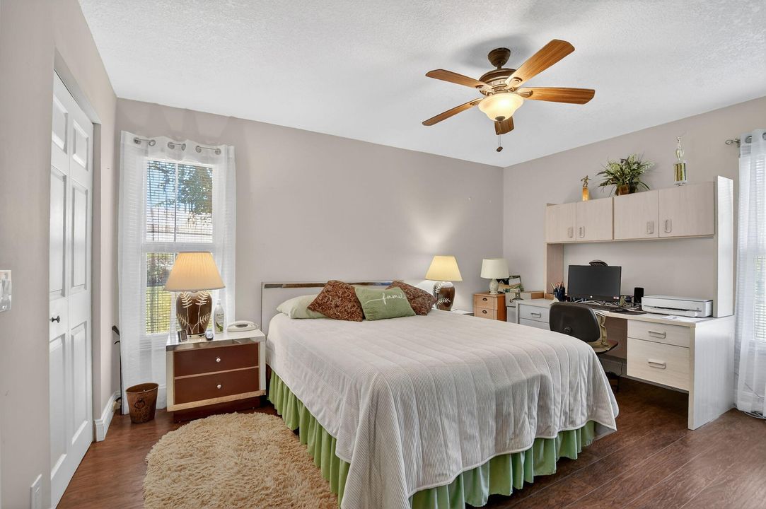 На продажу: $325,000 (2 спален, 2 ванн, 1115 Квадратных фут)