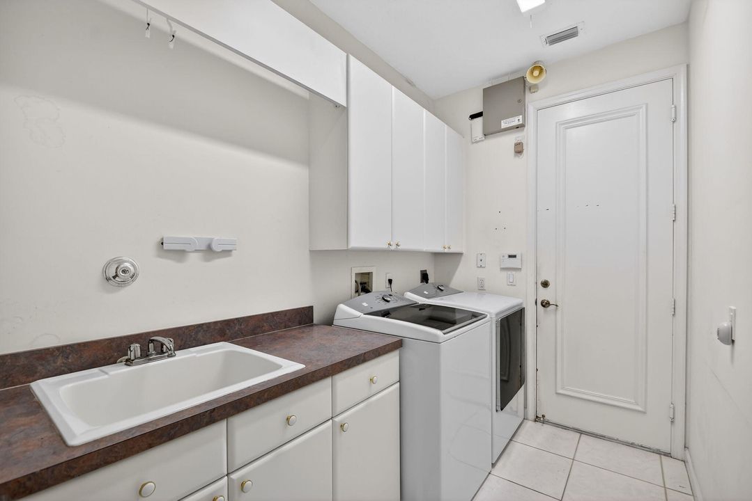 На продажу: $729,999 (4 спален, 3 ванн, 3172 Квадратных фут)