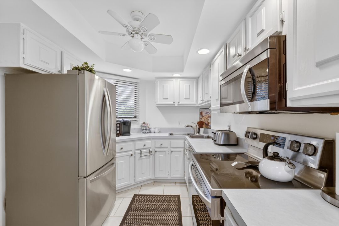 For Sale: $299,000 (2 beds, 2 baths, 1258 Square Feet)